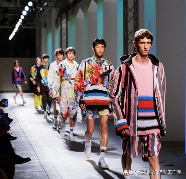 “拼命追流行,就能变个性?”:忽略时尚初衷,反而最普通