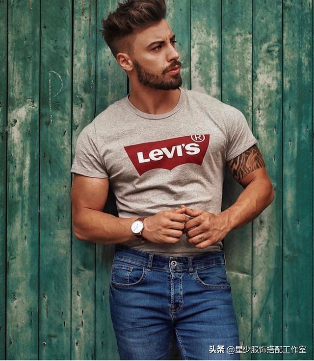 “拼命追流行,就能变个性?”:忽略时尚初衷,反而最普通