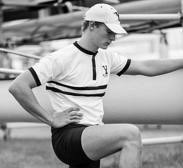 这件你都叫不出名字的上衣,夏天上身却超级有型