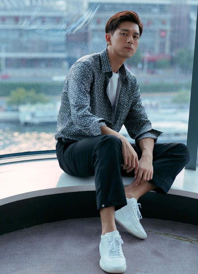 一部偶像剧让李现爆红,随他一起火的还有这款发型,太帅气了