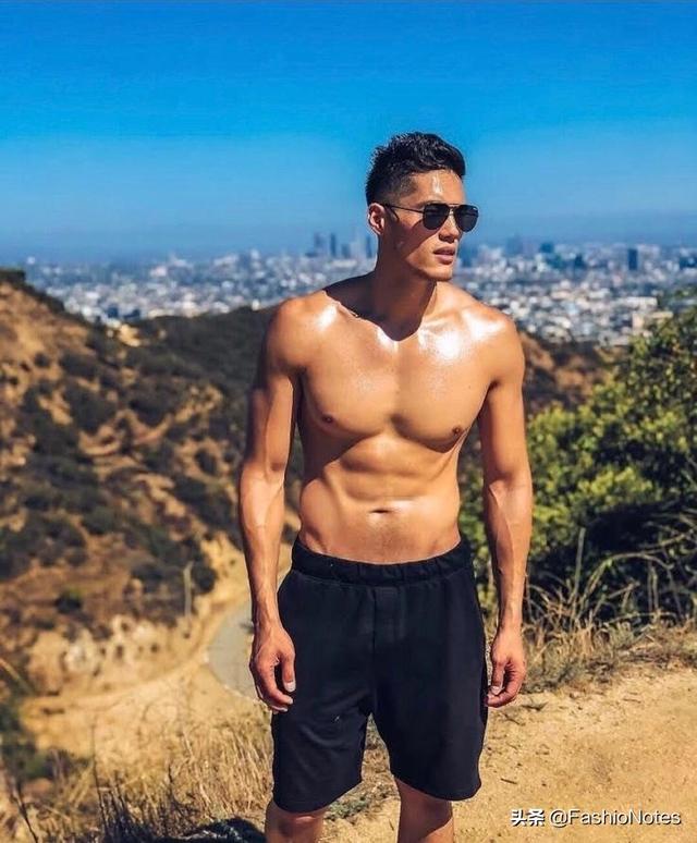 金小妹贴身保镖身材健硕样貌俊俏,变模特登杂志,还会制造话题