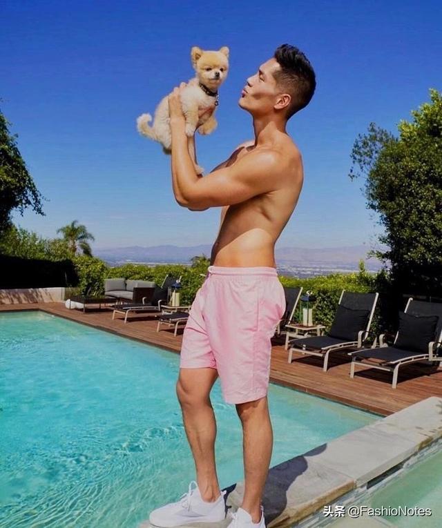 金小妹贴身保镖身材健硕样貌俊俏,变模特登杂志,还会制造话题