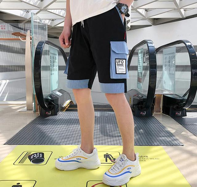 清凉短裤来袭,酷暑热浪无处可逃