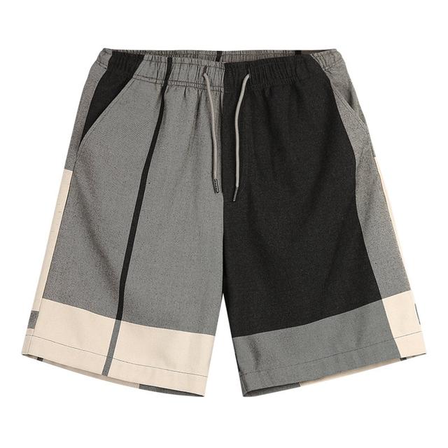 清凉短裤来袭,酷暑热浪无处可逃