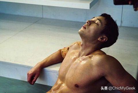 穿衣显瘦,脱衣有肉!韩国男星肌肉排行榜,宋仲基只第五名