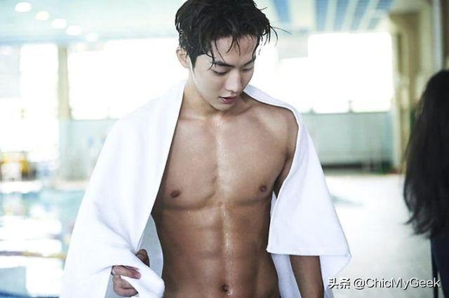 穿衣显瘦,脱衣有肉!韩国男星肌肉排行榜,宋仲基只第五名