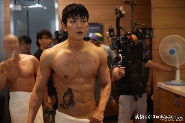 穿衣显瘦,脱衣有肉!韩国男星肌肉排行榜,宋仲基只第五名