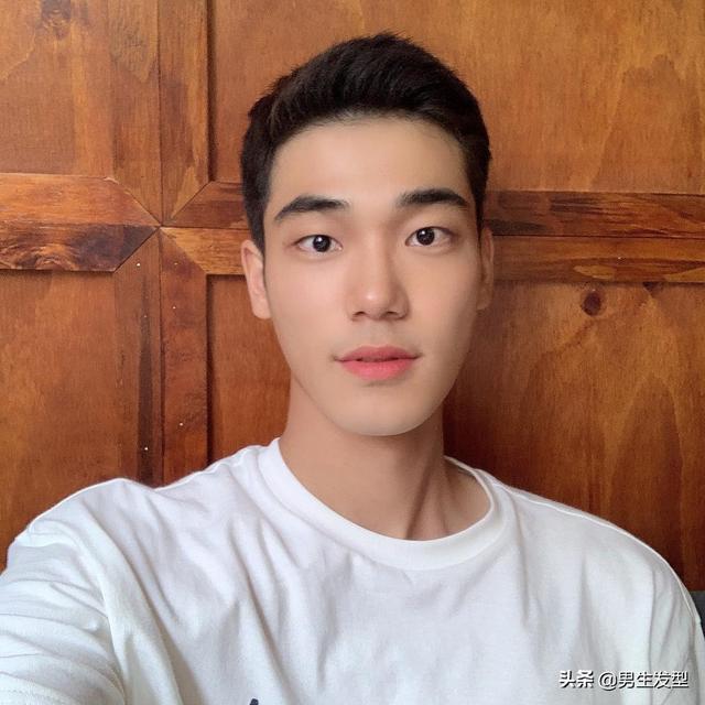 男生千万别留“过耳”发型,这4款短发刚刚好,帅气又时尚