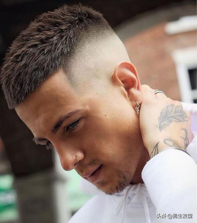 男生千万别留“过耳”发型,这4款短发刚刚好,帅气又时尚