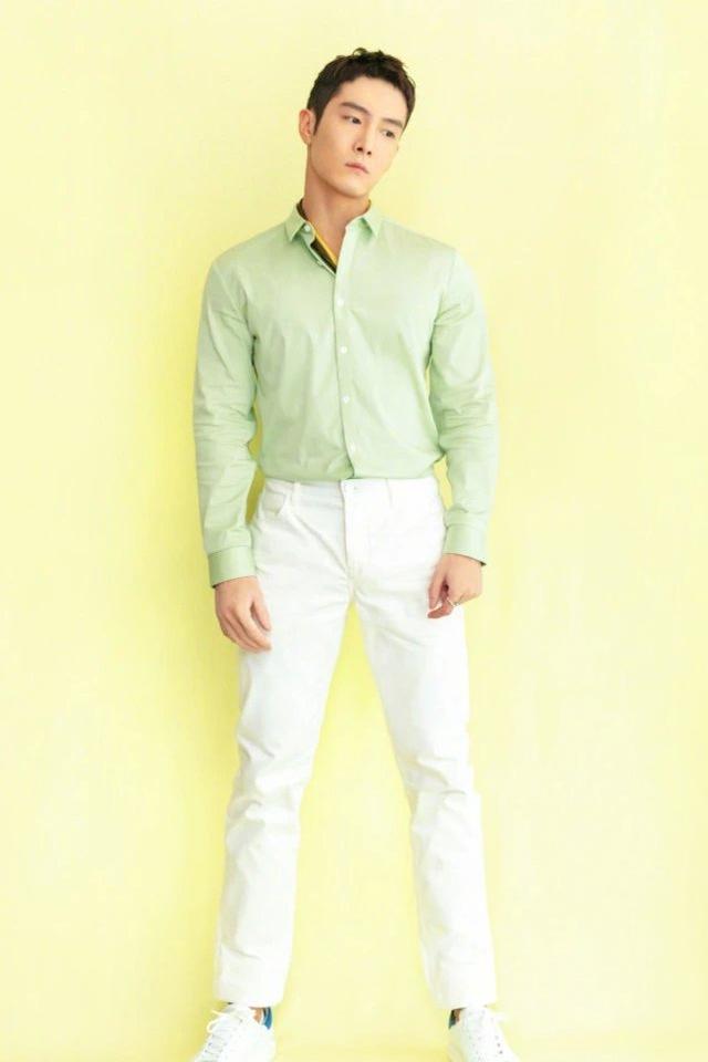 热到不行时,看到盛一伦的“冰淇淋男友”穿搭,感觉凉爽很多