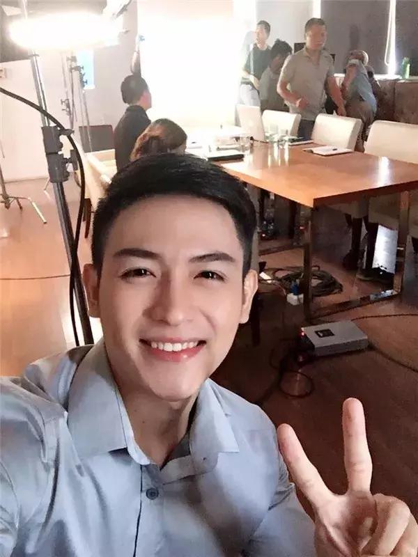 越南一军官因长相帅气走红网络,颜值不亚于当红明星