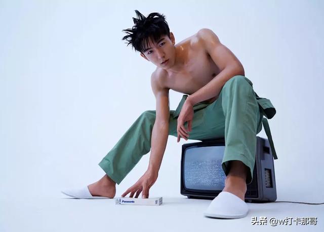 从超模到演脑洞剧还没台词,还被打趣不太聪明的亚子的他:很帅