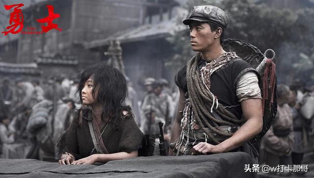 因伤断了篮球梦,却成为了时尚男模、银幕热血硬汉的他:曾也帅过