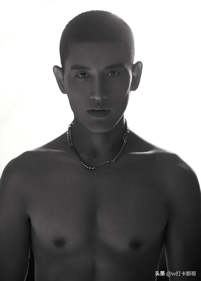 被网友赞综合了彝族男生各种帅,这位新晋荧屏硬汉,确实非常可以