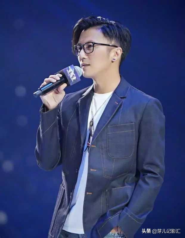 有一种“整容”叫谢霆锋戴眼镜,如今39岁的他,帅到认不出!