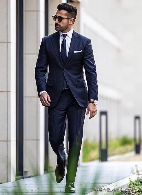 男人个子矮,穿西装没气场?根据肤色选颜色,显高且出挑