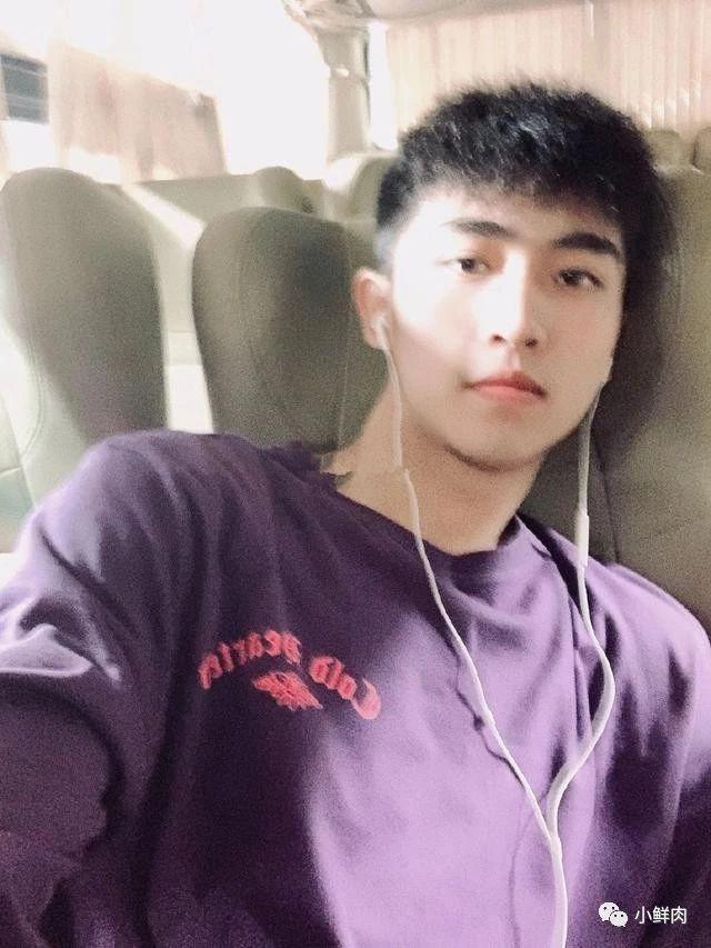 193cm西安体院校草火了,身材好到令人发指