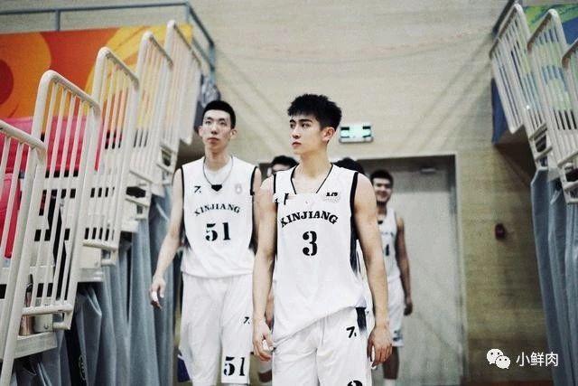 193cm西安体院校草火了,身材好到令人发指