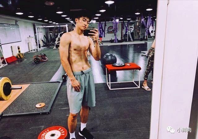 193cm西安体院校草火了,身材好到令人发指