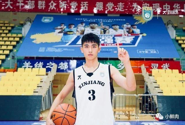 193cm西安体院校草火了,身材好到令人发指