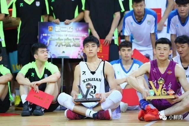 193cm西安体院校草火了,身材好到令人发指