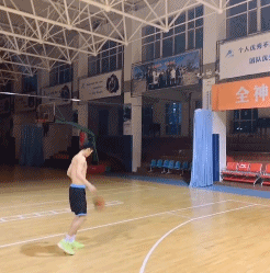 193cm西安体院校草火了,身材好到令人发指