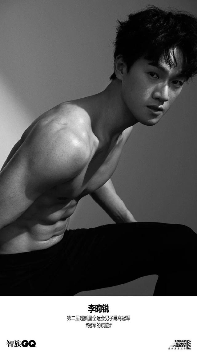 武汉体院男生张峰进演艺圈,肌肉身材没藏住了