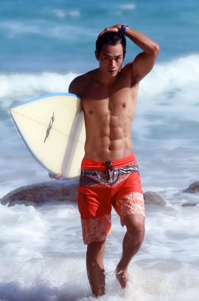 曾经红极一时的亚洲先生朱晓辉,如今身材怎么样了?