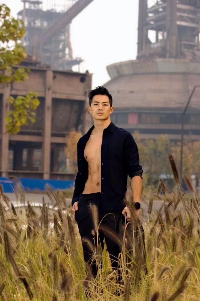 曾经红极一时的亚洲先生朱晓辉,如今身材怎么样了?