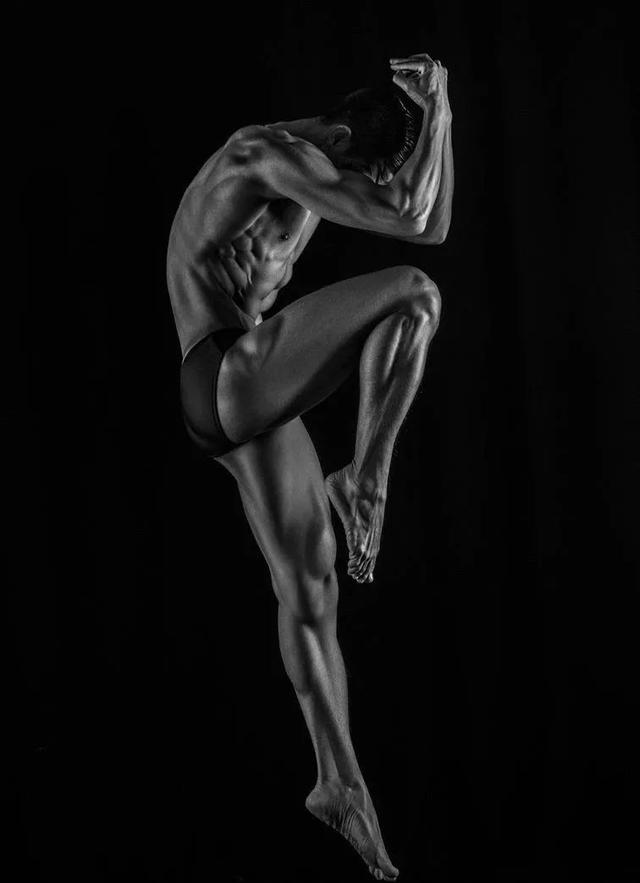 曾经红极一时的亚洲先生朱晓辉,如今身材怎么样了?