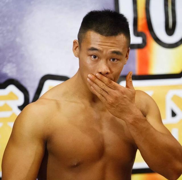 龙舟体育生的身材到底有多好?满屏都是男性荷尔蒙的味道