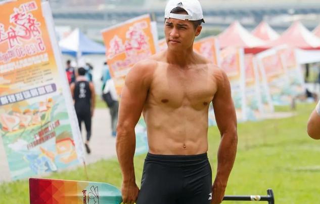 龙舟体育生的身材到底有多好?满屏都是男性荷尔蒙的味道