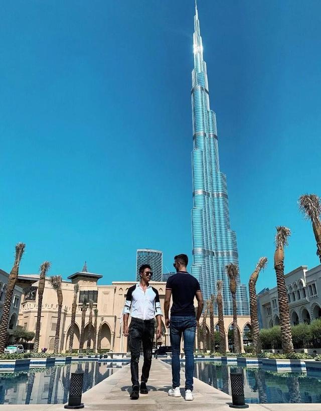 曾被疯传小视频的男模李小兵,发与男友甜蜜照秀恩爱