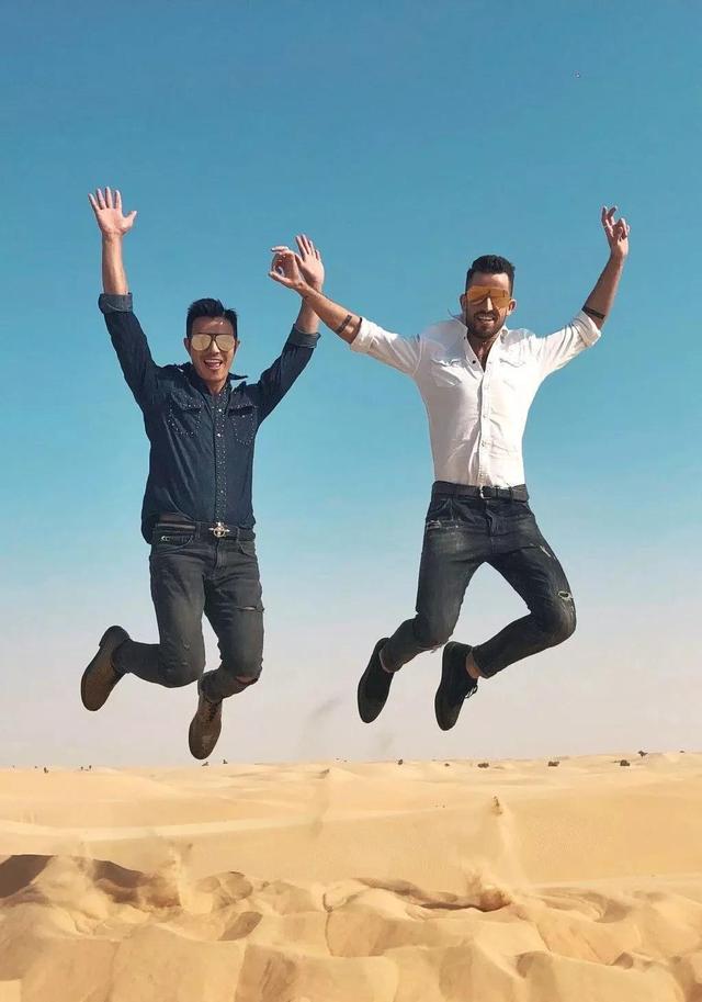 曾被疯传小视频的男模李小兵,发与男友甜蜜照秀恩爱