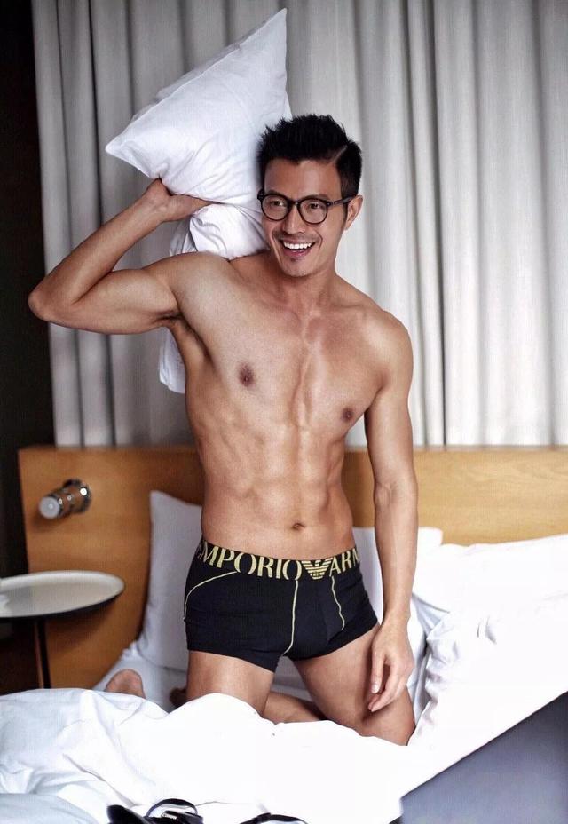 曾被疯传小视频的男模李小兵,发与男友甜蜜照秀恩爱