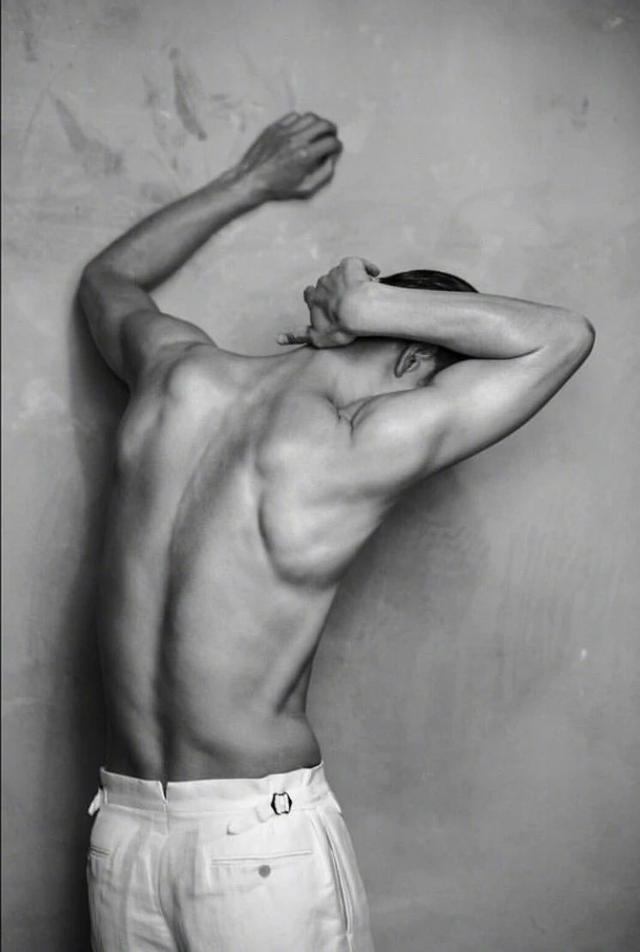 林志玲老公黑泽良平身材居然这么好?早年写真被扒,网友骂他丑