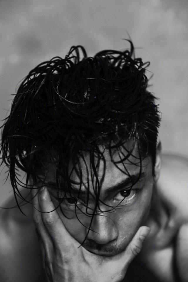 林志玲老公黑泽良平身材居然这么好?早年写真被扒,网友骂他丑