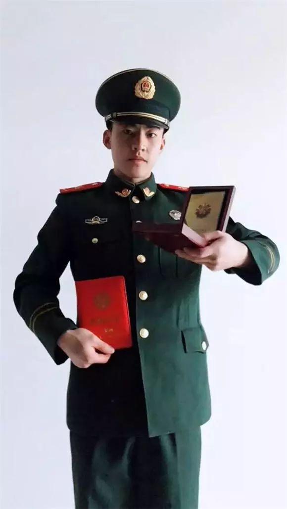 挖到一名超帅的消防员帅哥,他这身材太有安全感了