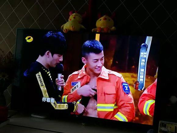 挖到一名超帅的消防员帅哥,他这身材太有安全感了