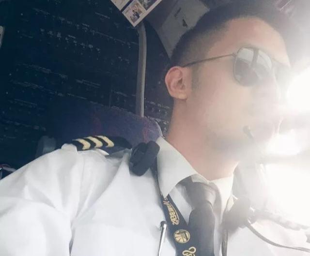 185CM飞行员男人味十足,帅气照片常被盗用