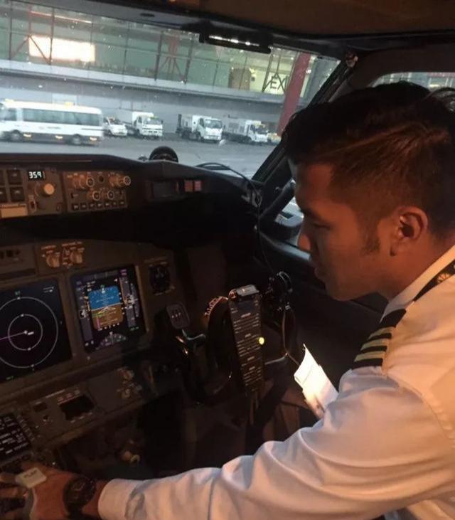 185CM飞行员男人味十足,帅气照片常被盗用