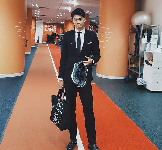 90后田径运动男生去演网剧,大长腿肌肉身材受导演青睐