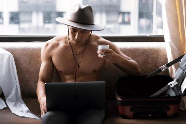 被爆是青峰的前男友?男模刘雨凯这身材也太可以了吧