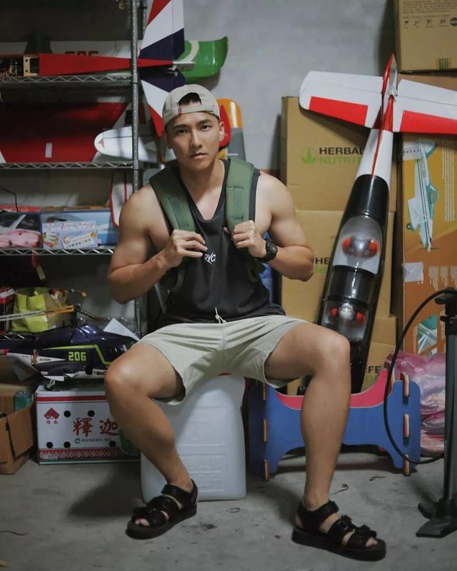 被爆是青峰的前男友?男模刘雨凯这身材也太可以了吧