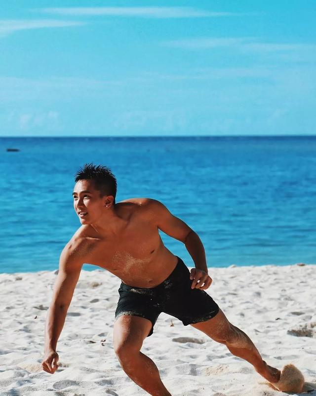 被爆是青峰的前男友?男模刘雨凯这身材也太可以了吧