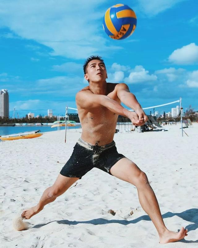 被爆是青峰的前男友?男模刘雨凯这身材也太可以了吧