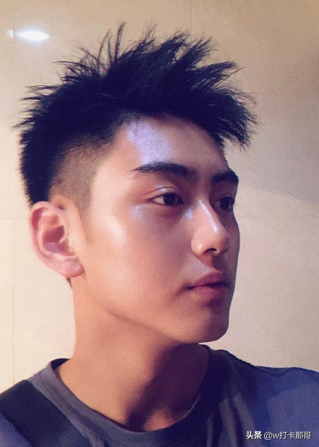 剧中鲜少人关注的他,没想到身材这么有型:优秀啊