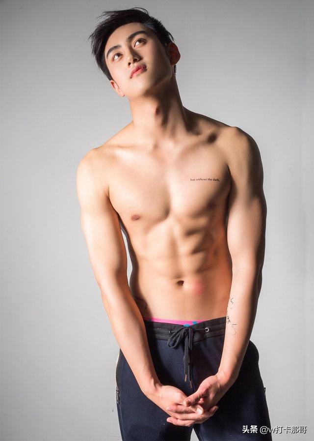 剧中鲜少人关注的他,没想到身材这么有型:优秀啊