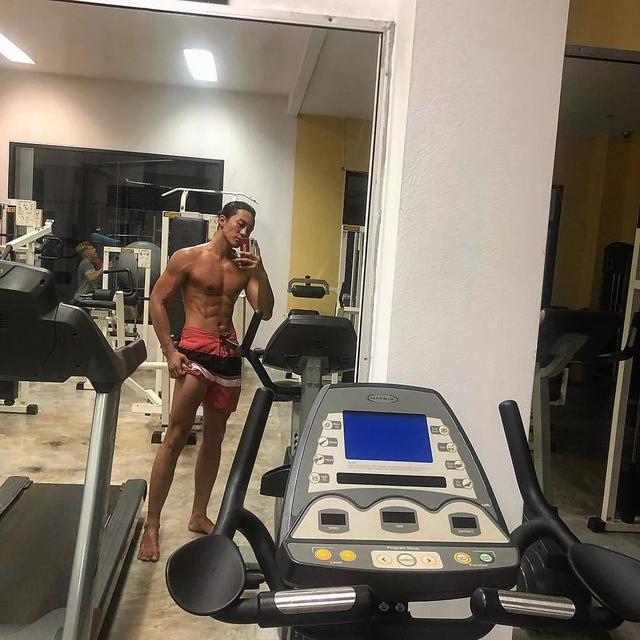 189CM体育生转战娱乐圈,实力强大被导演万里挑一