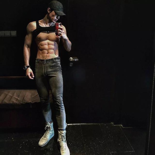 189CM体育生转战娱乐圈,实力强大被导演万里挑一